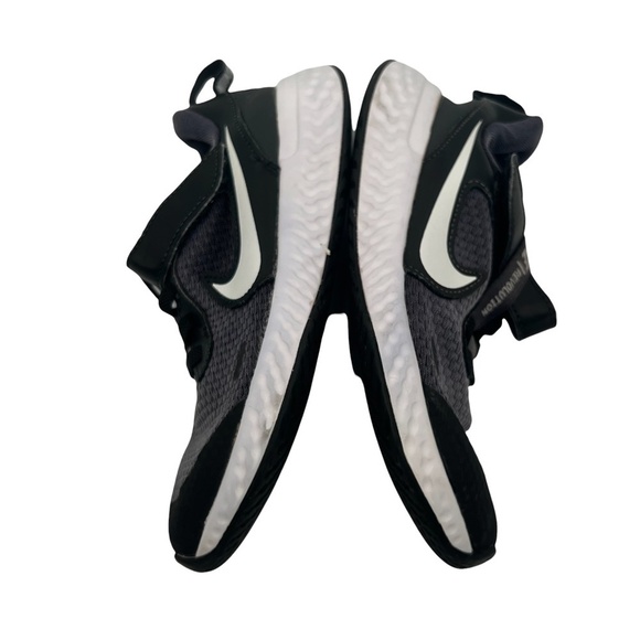 Nike Gray Black Revolution 5 Sneakers Size 12 C Kid’s - Picture 5 of 8